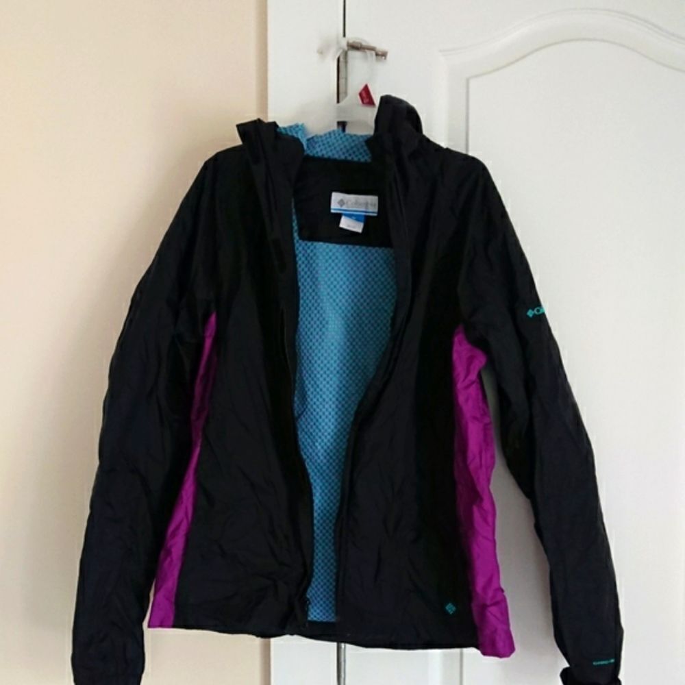 Columbia omni shield waterproof and packable jacket